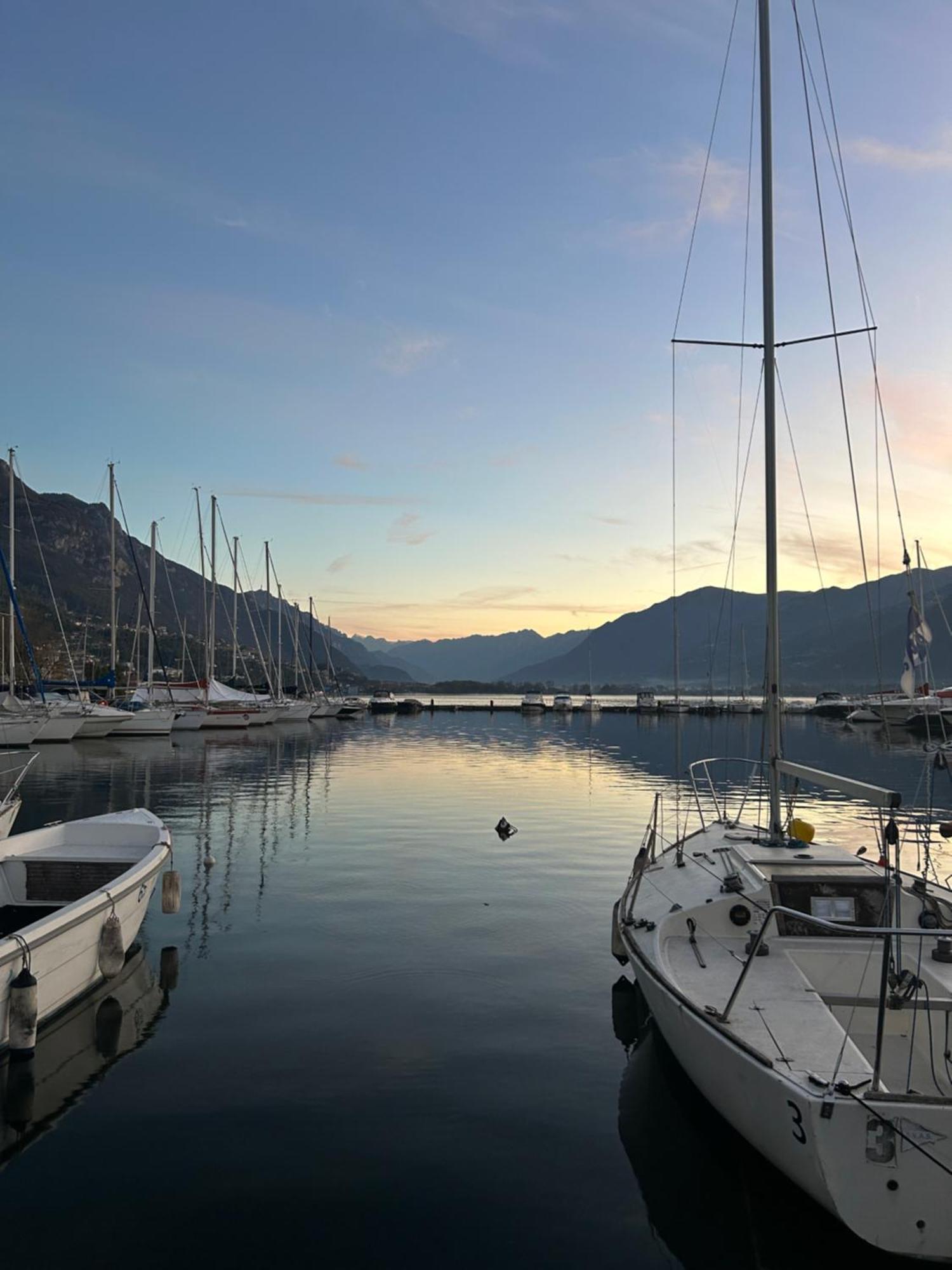 Ostello Del Porto Ловере Экстерьер фото